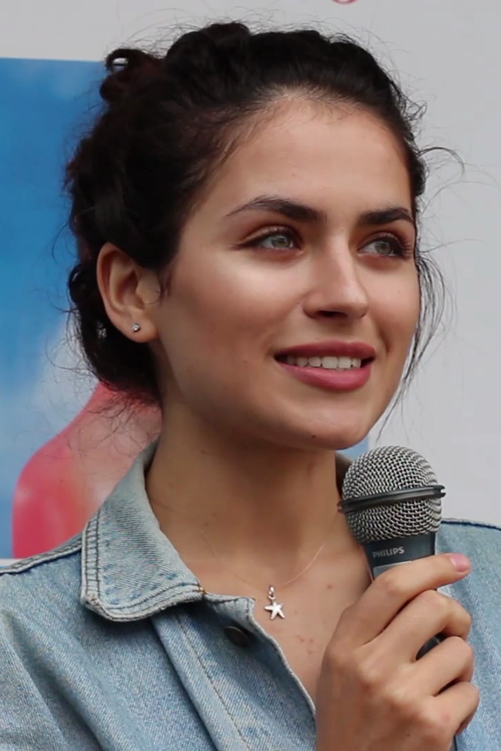 Retrato de Mikaela Lupu