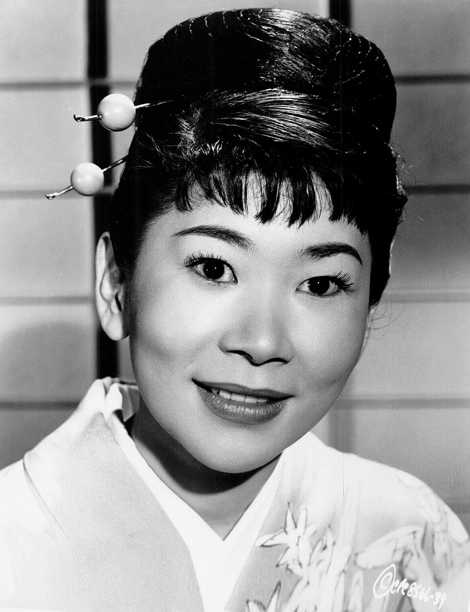 Retrato de Miyoshi Umeki