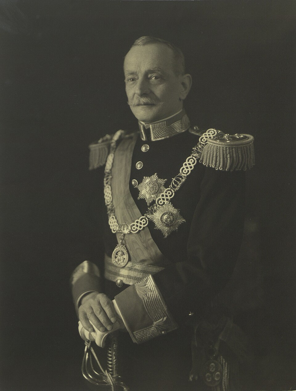 Retrato de Óscar Carmona