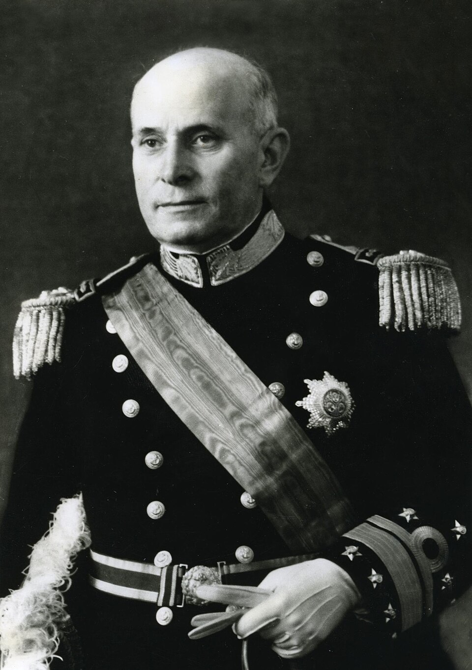 Retrato de Américo Tomás