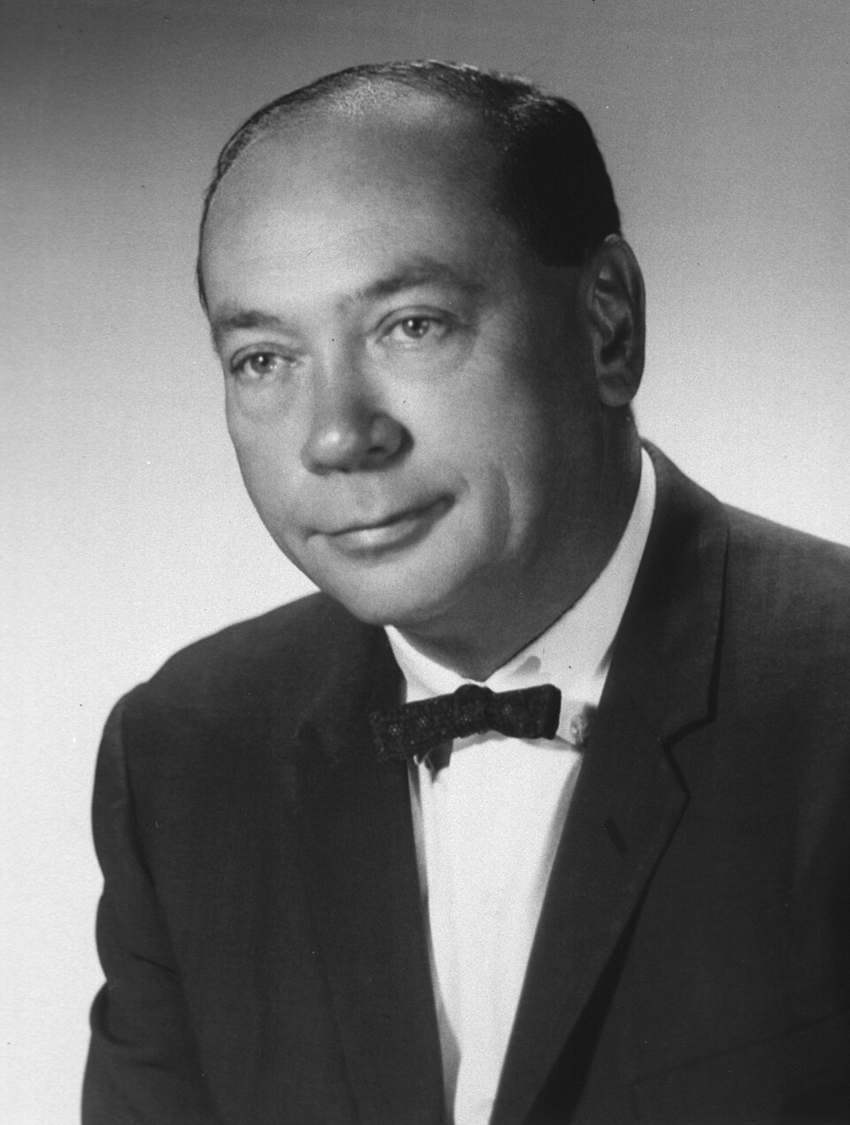 Retrato de Earl W. Sutherland, Jr.