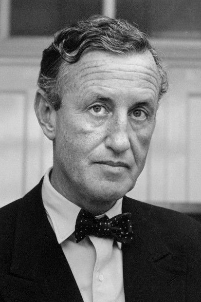 Retrato de Ian Fleming