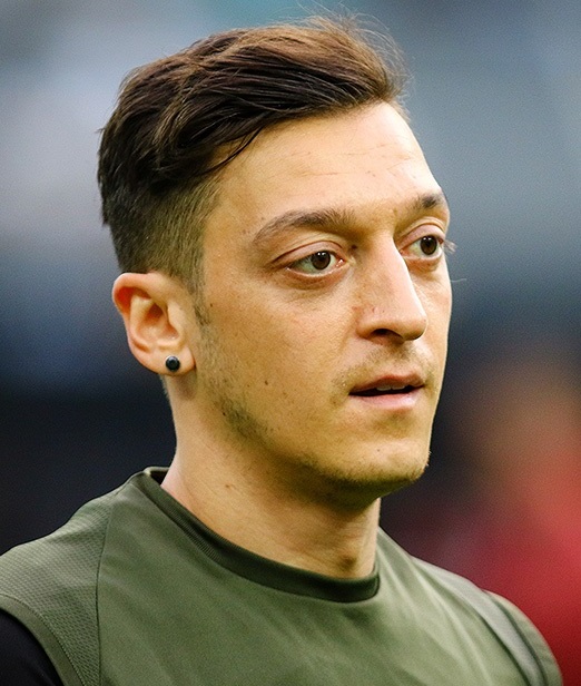 Retrato de Mesut Özil